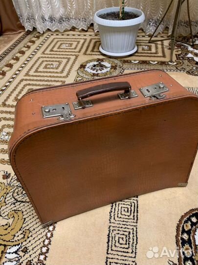 Ретро машинка швейная «Волга» М3-K