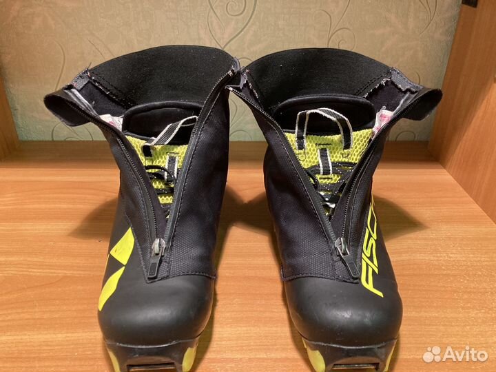 Лыжные ботинки fisher carbonlite