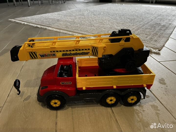 Машина с краном