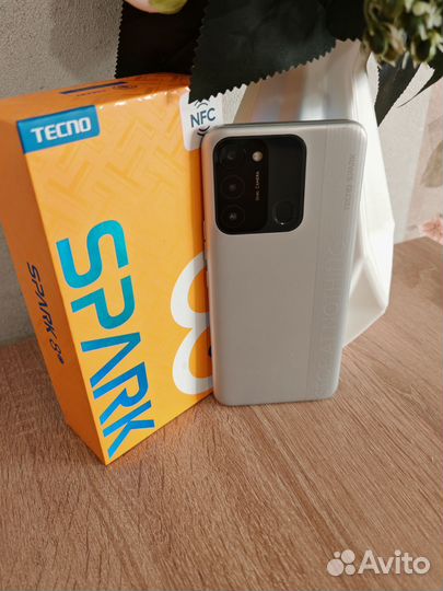 TECNO Spark 8, 4/64 ГБ