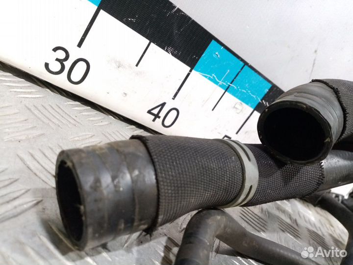 Б/У Патрубок системы охлаждения#001