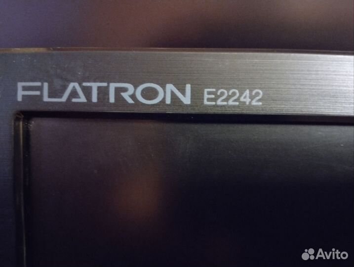 Монитор LG 22