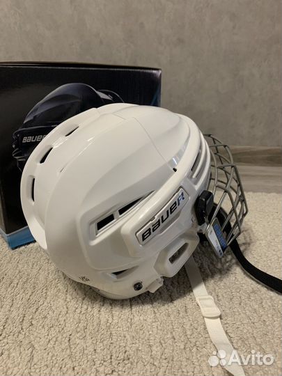 Хоккейный шлем