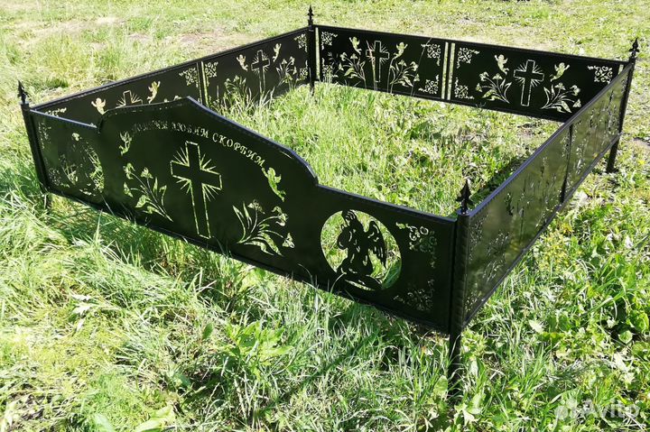 Оградки на кладбище