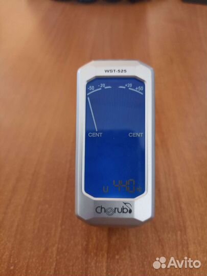 Тюнер для настройки гитары