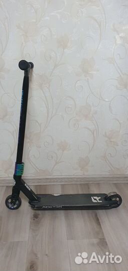 Трюковой самокат Reaction
