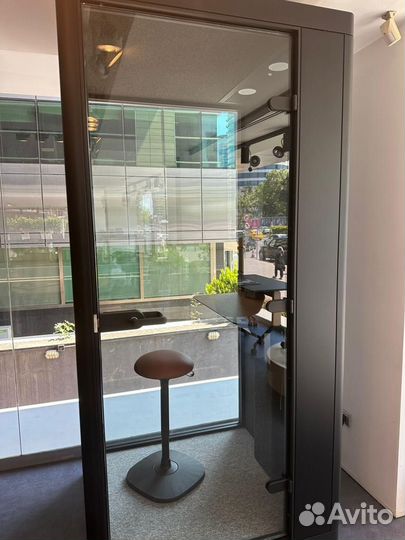 Телефонная кабинка