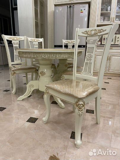 Стол кухонный раздвижной и Стулья