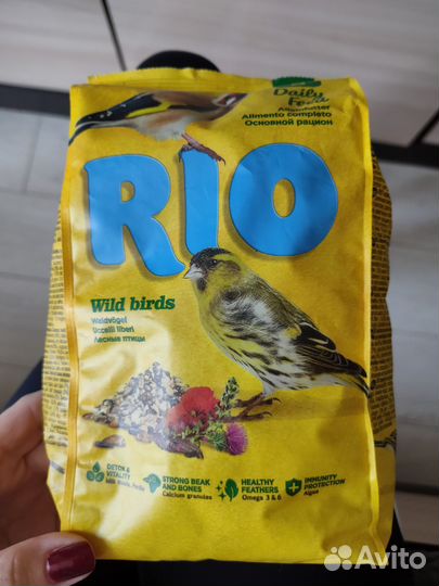 Корм для диких лесных птиц