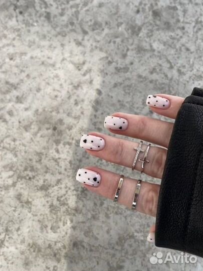 Модель на маникюр с покрытием