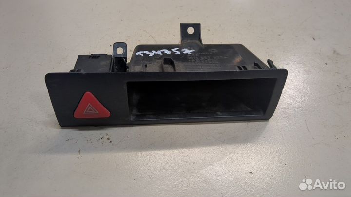 Кнопка аварийки Volkswagen Transporter 5, 2006