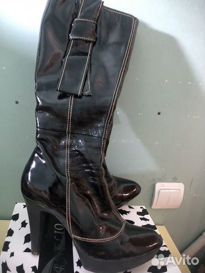 Сапоги лакированные