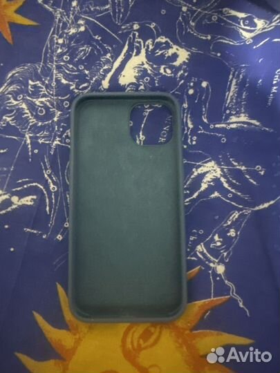 Чехол на iPhone 13
