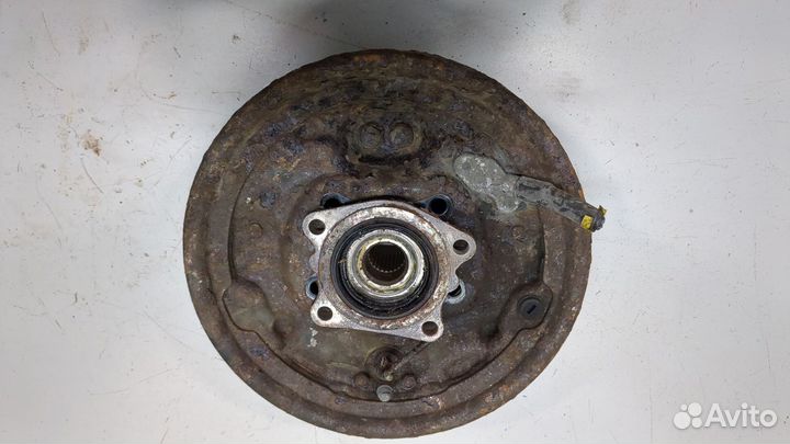 Ступица (кулак, цапфа) правая задняя Toyota RAV 4