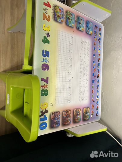 Детский стол и 2 стула