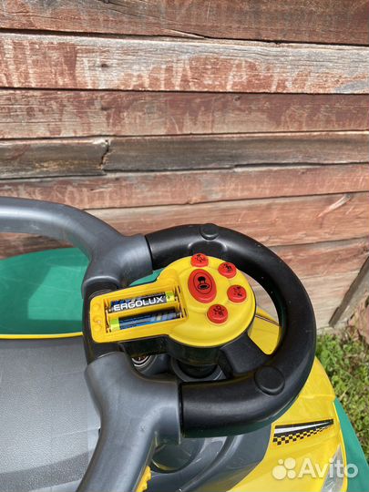 Машинка каталка с ручкой