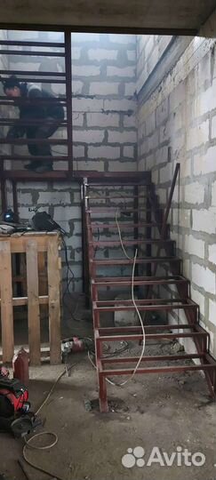 Металлический каркас лестниц