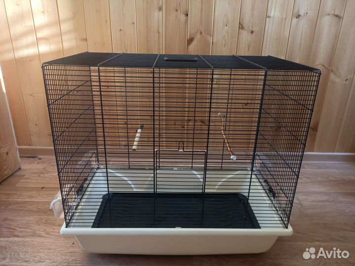 Большая клетка для птиц