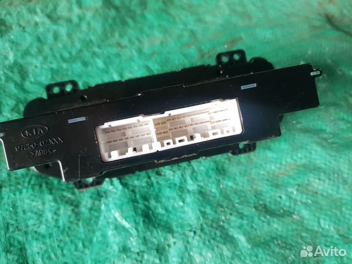 Блок управления климатом Kia sportage 2