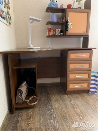 Письменный стол