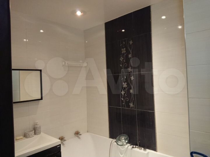 2-к. квартира, 70 м², 3/16 эт.