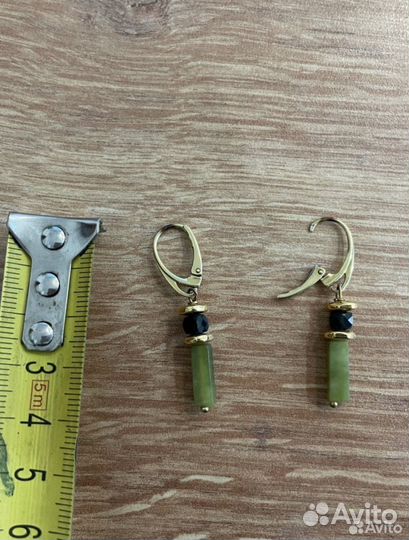 Серьги с натуральным нефритом