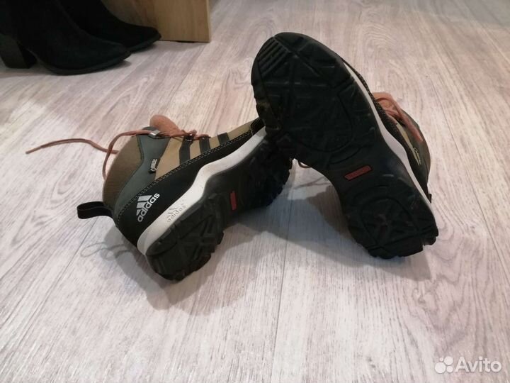 Прадам кросовки Адидас оригинал