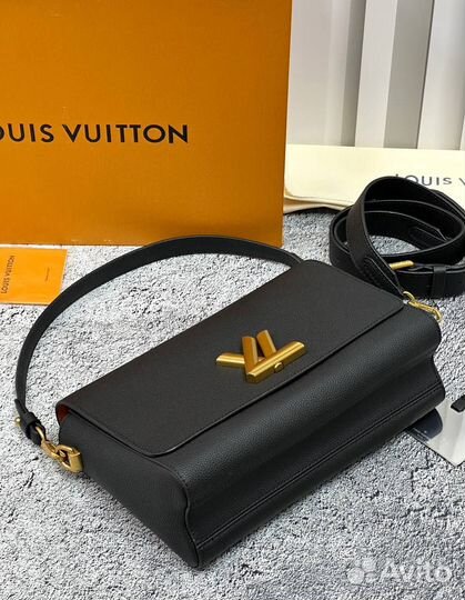 Сумка Soft Twist Louis Vuitton