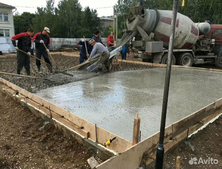 Бригада строителей