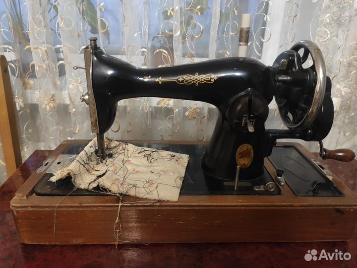 Швейная машинка подольская ручная