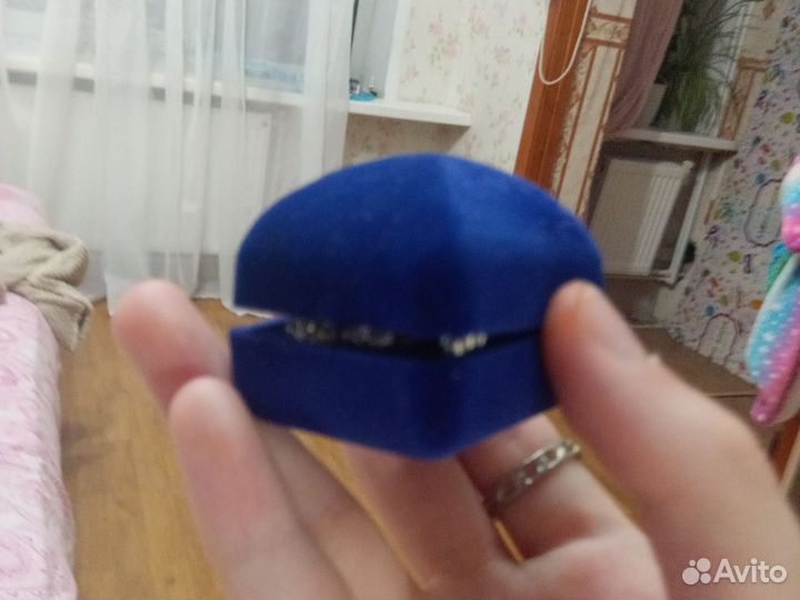 Комплект брошка и серьги,бежутерия