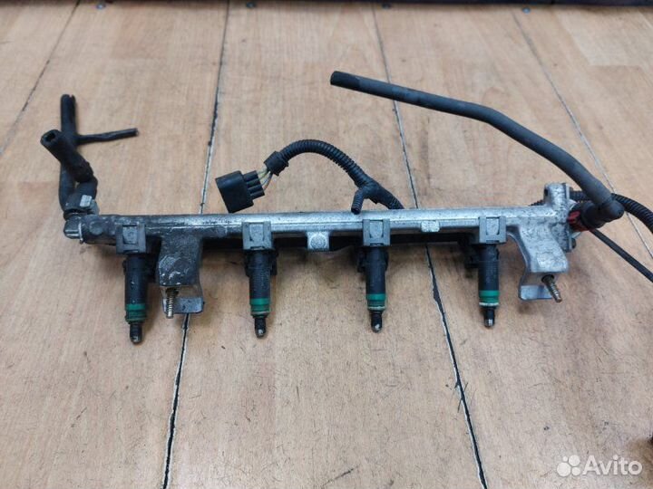 Топливная рампа Ford Focus 1 fydb 2002