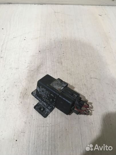 Реле вентилятора Фольксваген Шаран 7M5919506