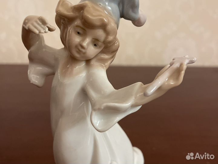 Статуэтка фея