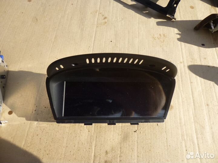 Бмв е60 е90 монитор большой