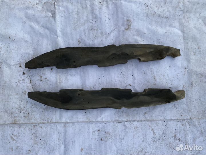 Пыльник крыла lancer 9