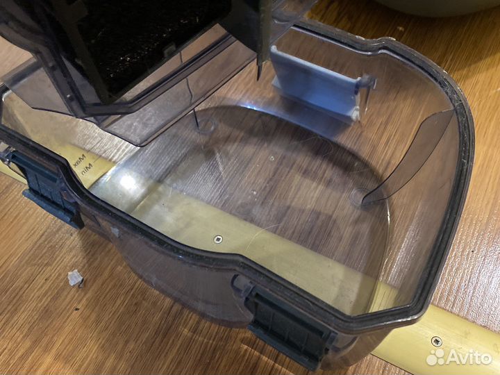 Пылесос Vitek с аквафильтром