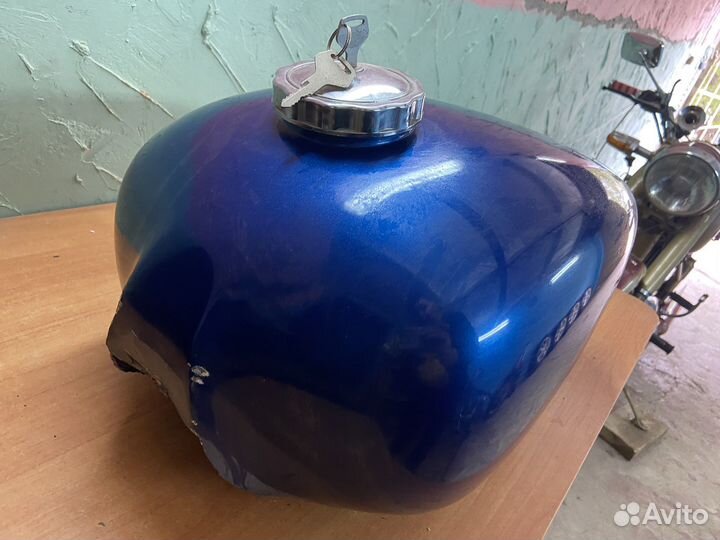 Бензобак на мотоцикл