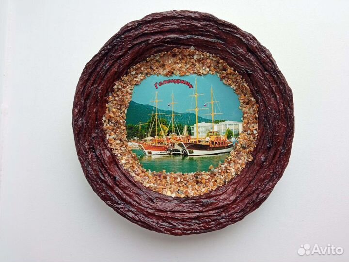 Тарелка декоративная настенная Новая