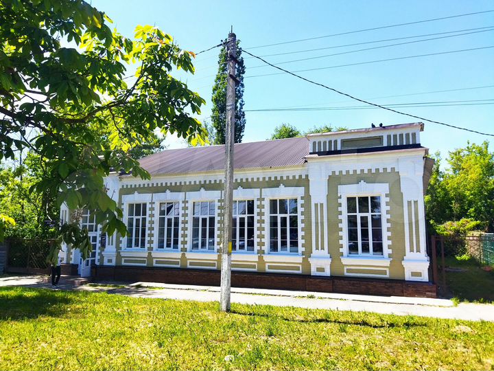 Здание, 220 м²