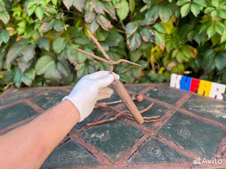 Старинный набор для завивки волос