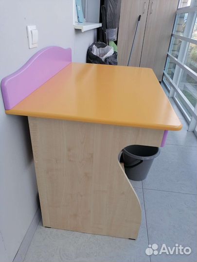 Детская мебель бу (шкаф и стол)