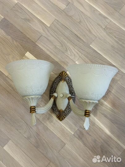 Светильник настенный классический