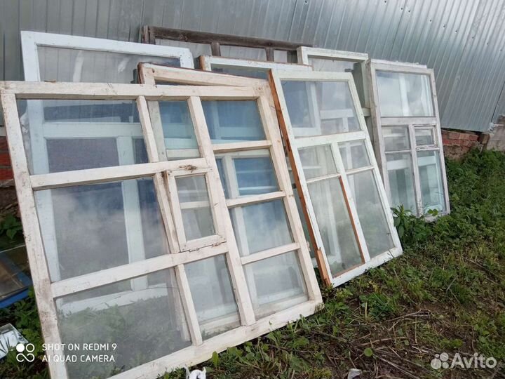 Деревянные окна, дверь входная, плитка кафельная