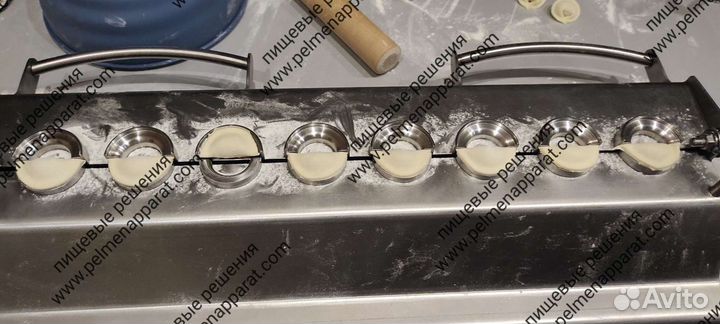 Пресс-форма для лепки пельменей, пельменница