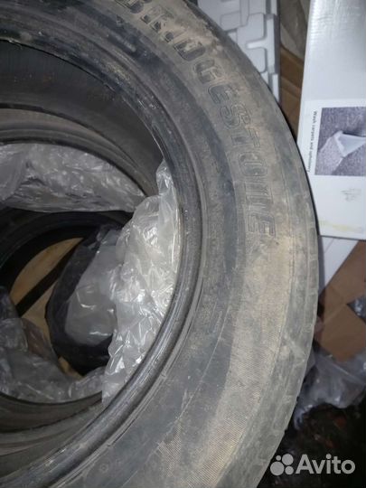 Bridgestone Dueler H/T 687 225/65 R17