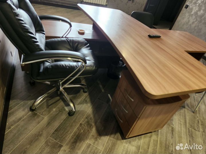 Стол для руководителя,офис,кабинет