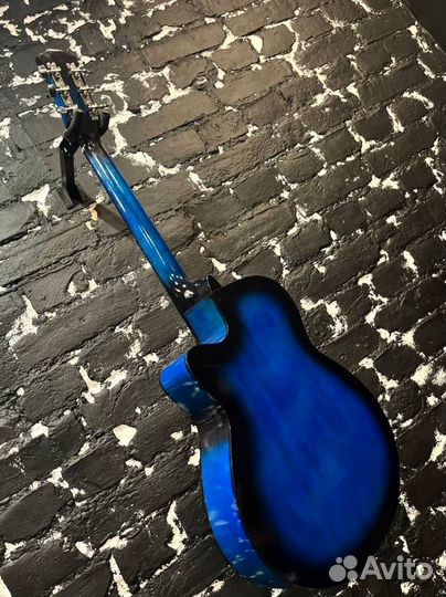 Акустическая гитара