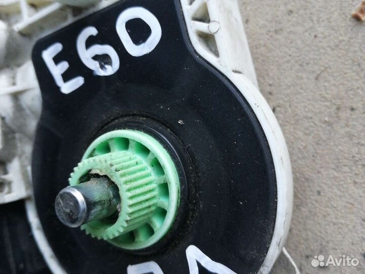 Моторчик стеклоподъемника перед. левый BMW 5 F10