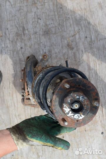 Амортизатор передний Toyota Camry V40 рест. 1997